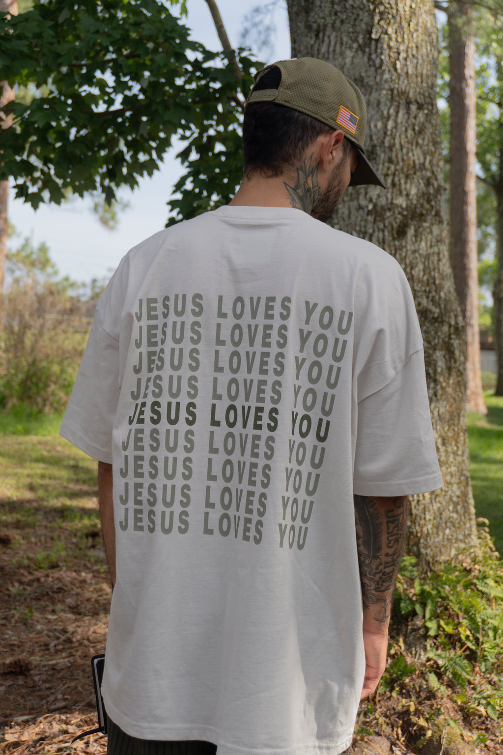 JESUS LOVES YOU
